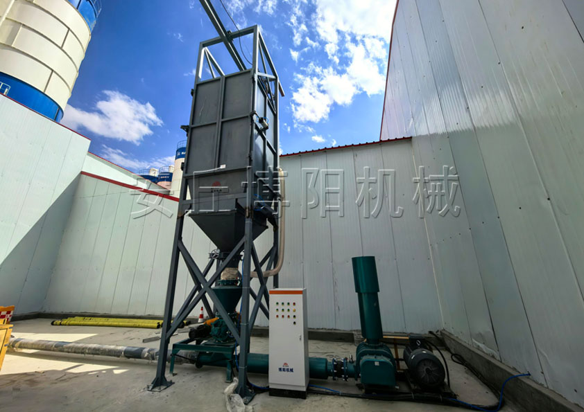 水泥噸袋拆袋機無揚塵 噸袋拆包投料機使用現(xiàn)場
